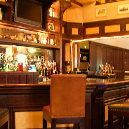 Feerick'S Hotel Rathowen Екстериор снимка